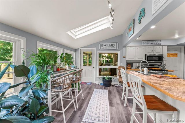 1938 Lakeview Drive, Lapeer, MI 48446