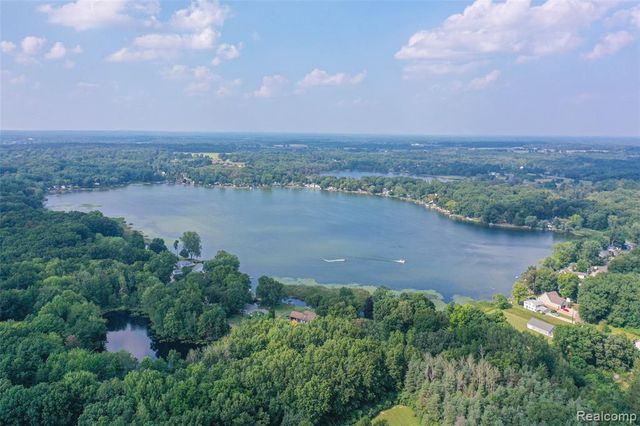 1938 Lakeview Drive, Lapeer, MI 48446