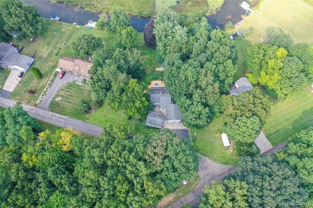 1938 Lakeview Drive, Lapeer, MI 48446