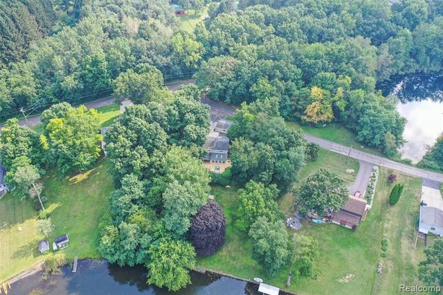 1938 Lakeview Drive, Lapeer, MI 48446
