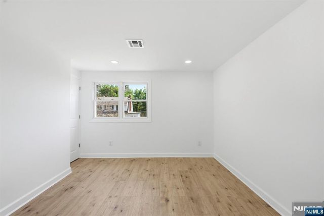 59 Erie Avenue, Midland Park, NJ 07432