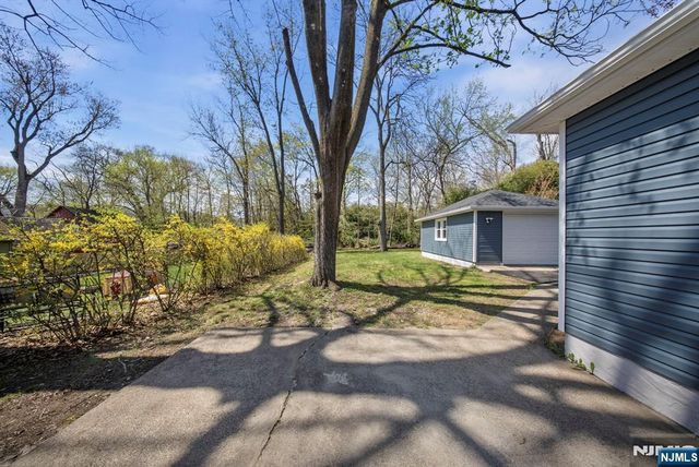 59 Erie Avenue, Midland Park, NJ 07432