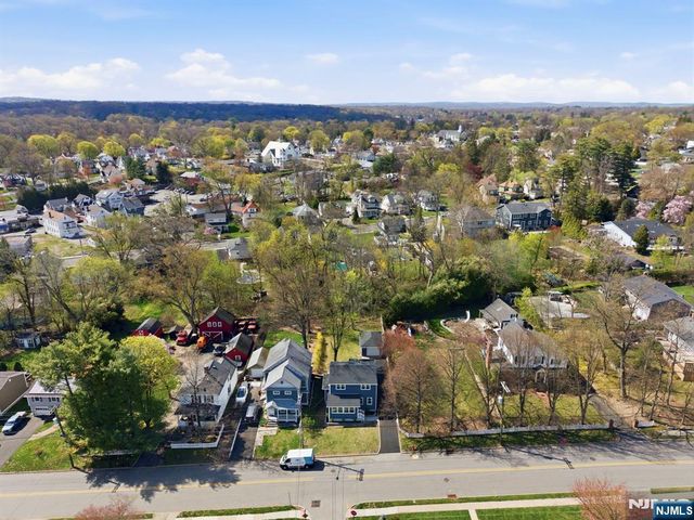 59 Erie Avenue, Midland Park, NJ 07432