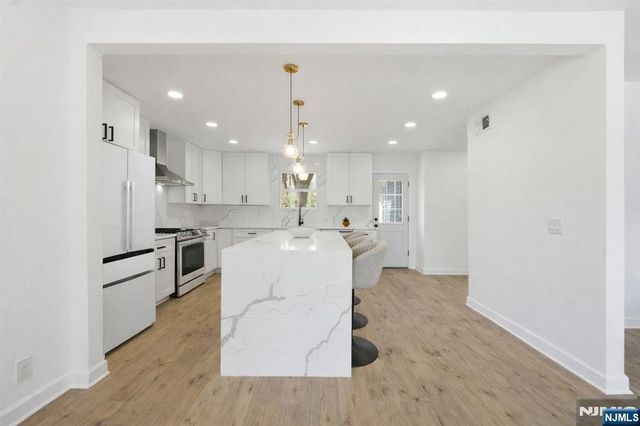 59 Erie Avenue, Midland Park, NJ 07432