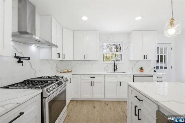 59 Erie Avenue, Midland Park, NJ 07432