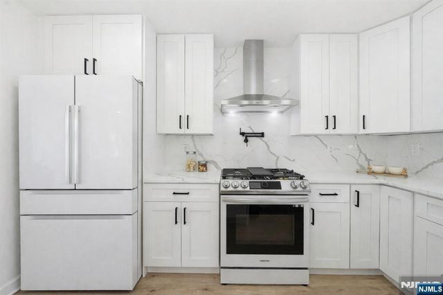 59 Erie Avenue, Midland Park, NJ 07432