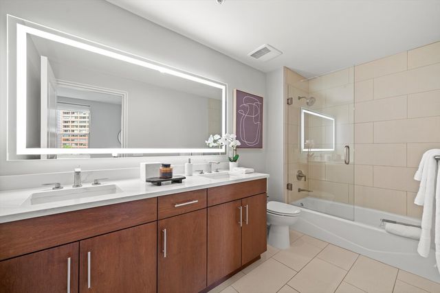 850 N Lake Shore Drive 1207, Chicago, IL 60611