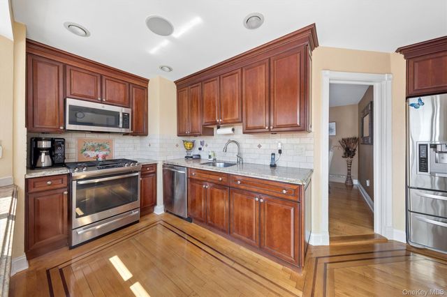 28 Fane Court, Brooklyn, NY 11229