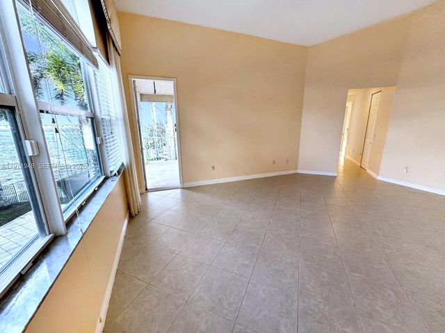 5028 SW 170th Ave ., Miramar, FL 33027