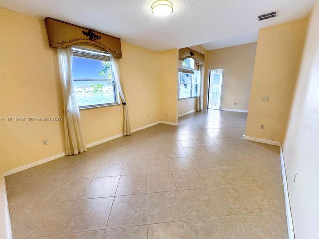 5028 SW 170th Ave ., Miramar, FL 33027