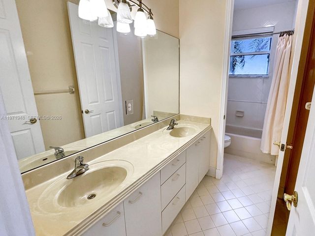5028 SW 170th Ave ., Miramar, FL 33027