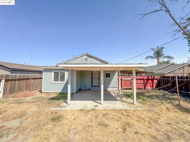 710 Atlantic Dr, Modesto, CA 95358