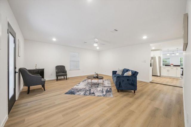 9206 St Lo Road, Houston, TX 77033