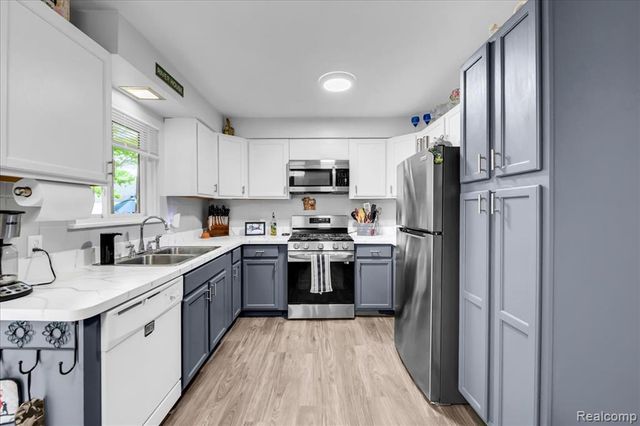 834 S Main Street, Marine City, MI 48039