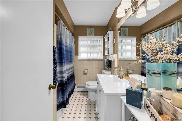 834 S Main Street, Marine City, MI 48039