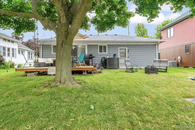 834 S Main Street, Marine City, MI 48039
