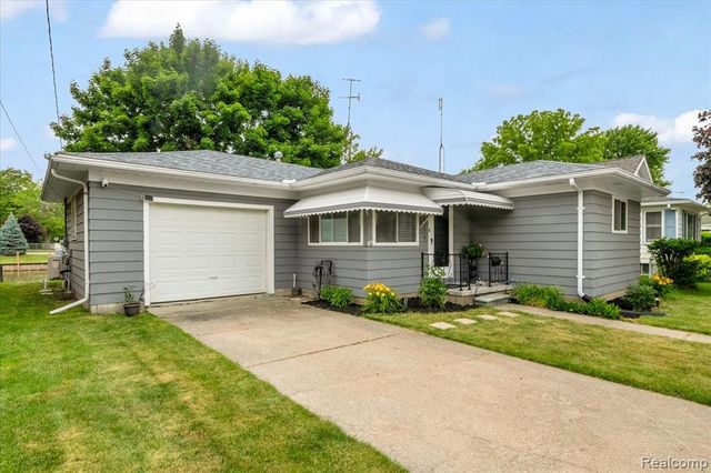834 S Main Street, Marine City, MI 48039