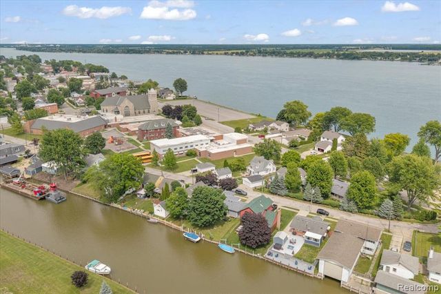 834 S Main Street, Marine City, MI 48039