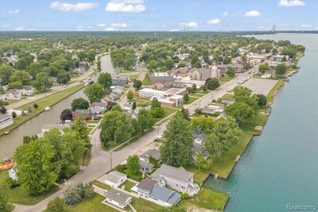 834 S Main Street, Marine City, MI 48039