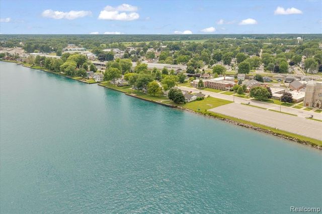 834 S Main Street, Marine City, MI 48039