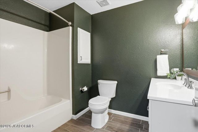 2418 COLONIAL HILLS ROAD, Jefferson City, MO 65109