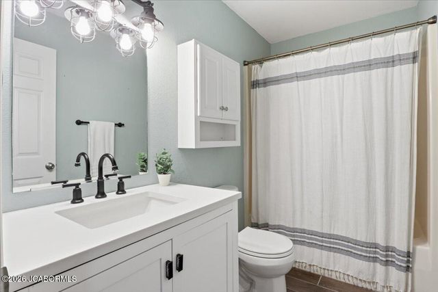 2418 COLONIAL HILLS ROAD, Jefferson City, MO 65109