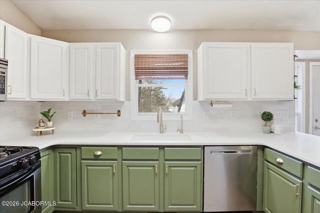 2418 COLONIAL HILLS ROAD, Jefferson City, MO 65109