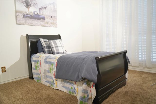 286 W Ridge Street, Decatur, TX 76234