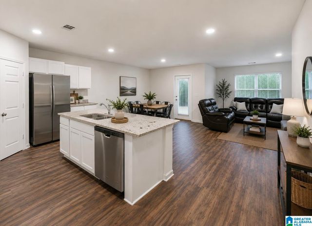 2807 TRESTLE SQUARE PASS, Northport, AL 35473