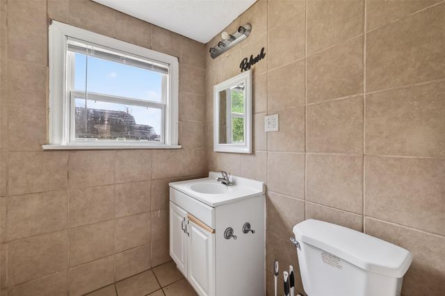 521 Alford Street, Baytown, TX 77520