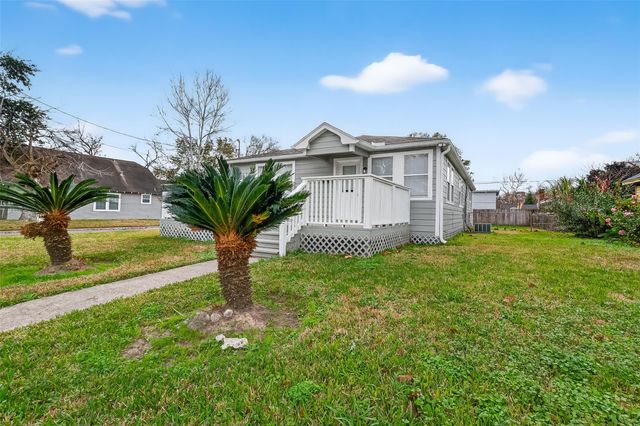 521 Alford Street, Baytown, TX 77520