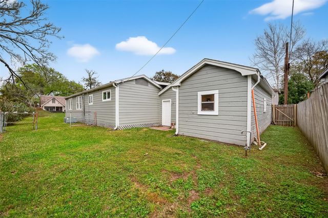 521 Alford Street, Baytown, TX 77520