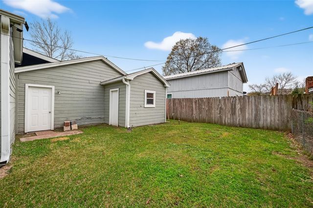 521 Alford Street, Baytown, TX 77520