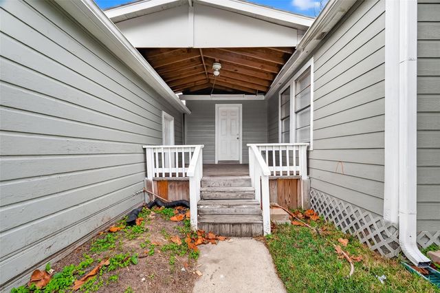 521 Alford Street, Baytown, TX 77520