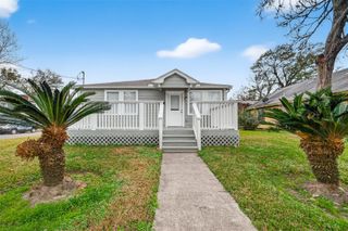 521 Alford Street, Baytown, TX 77520
