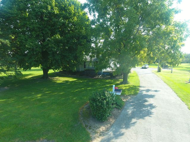 12454 Cracker Road, Farmer City, IL 61842