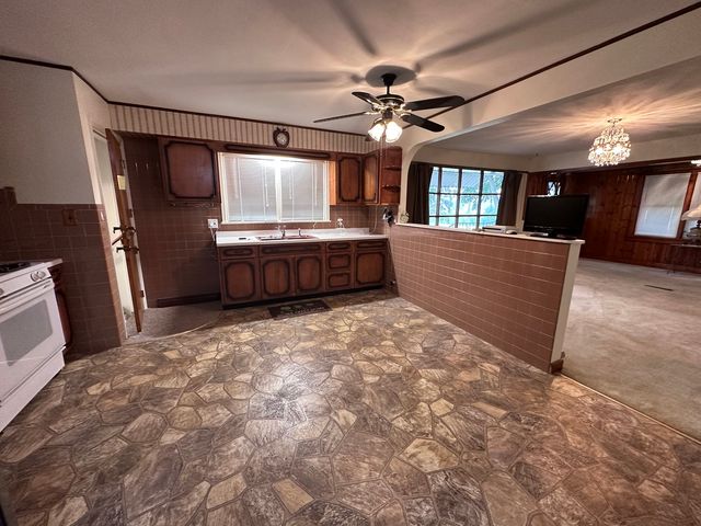 12454 Cracker Road, Farmer City, IL 61842