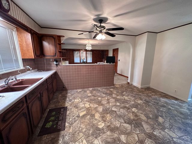 12454 Cracker Road, Farmer City, IL 61842