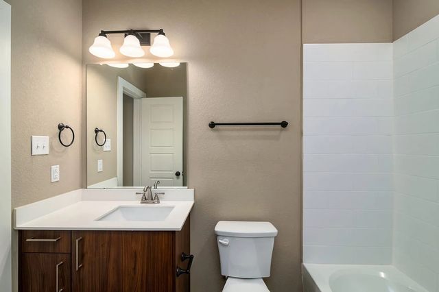 640-642-644-646 Fallow Drive, Venus, TX 76084