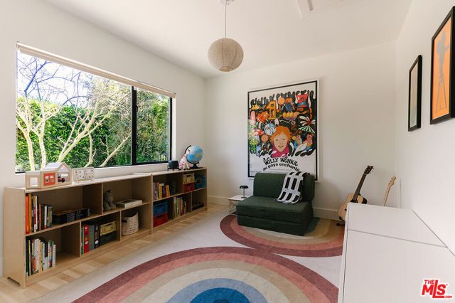 2643 Stoner Avenue, Los Angeles, CA 90064