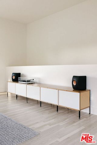 2643 Stoner Avenue, Los Angeles, CA 90064