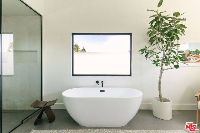 2643 Stoner Avenue, Los Angeles, CA 90064