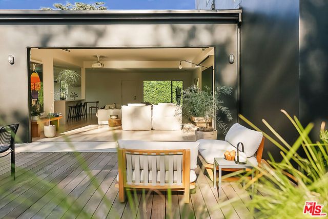 2643 Stoner Avenue, Los Angeles, CA 90064