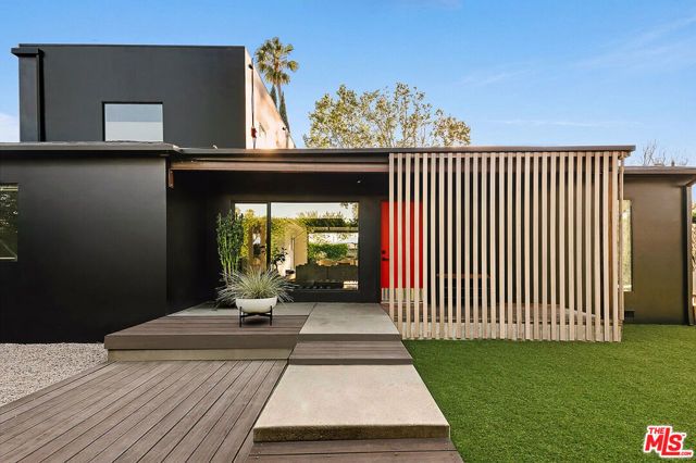 2643 Stoner Avenue, Los Angeles, CA 90064