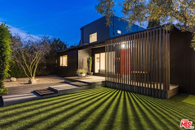 2643 Stoner Avenue, Los Angeles, CA 90064