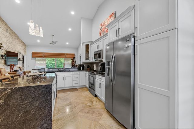 8553 Via Serena 8553, Boca Raton, FL 33433