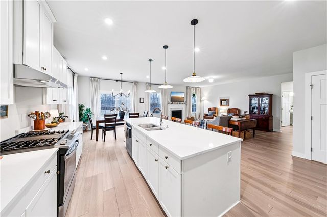 34 Robert Michaels Run, Penfield, NY 14580