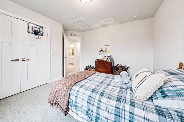 34 Robert Michaels Run, Penfield, NY 14580