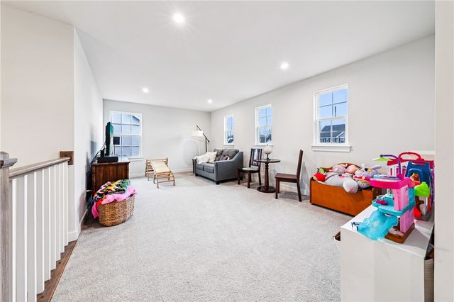 34 Robert Michaels Run, Penfield, NY 14580