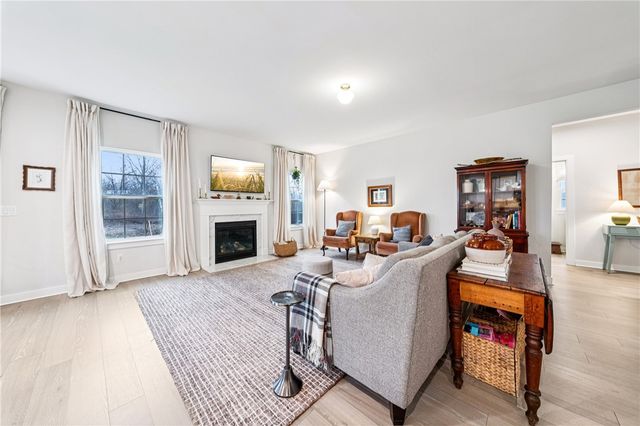 34 Robert Michaels Run, Penfield, NY 14580